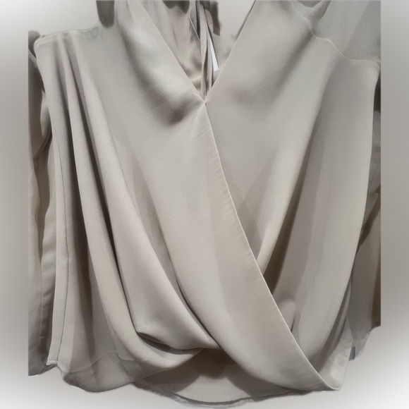 Wrap-Front Open Shoulder - Picture 6 of 9